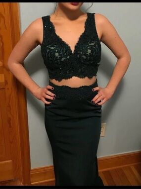 Emerald Green Beaded Lace Two-Piece Gown Set Size 0